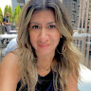 Meet your Posher, Claudia